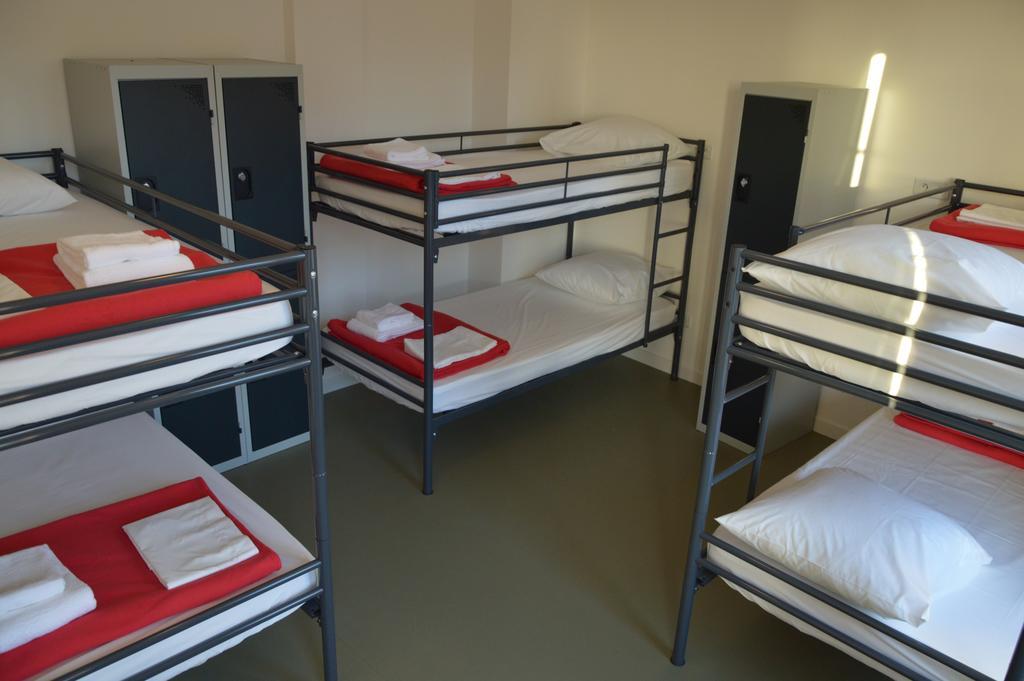 Beautiful Belleville Hotel & Hostel Hostel *