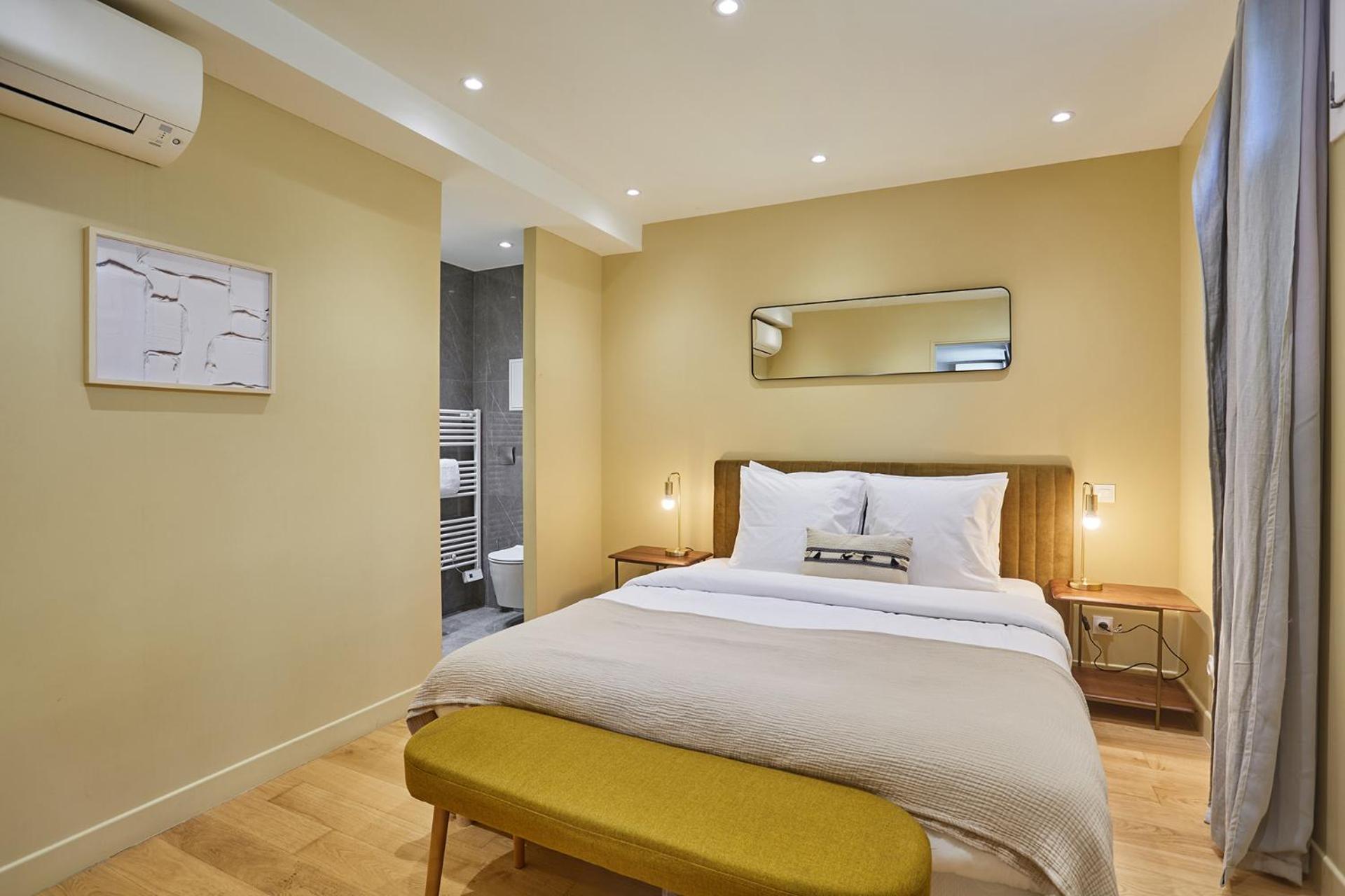 Center Of By Prestige Apartment *