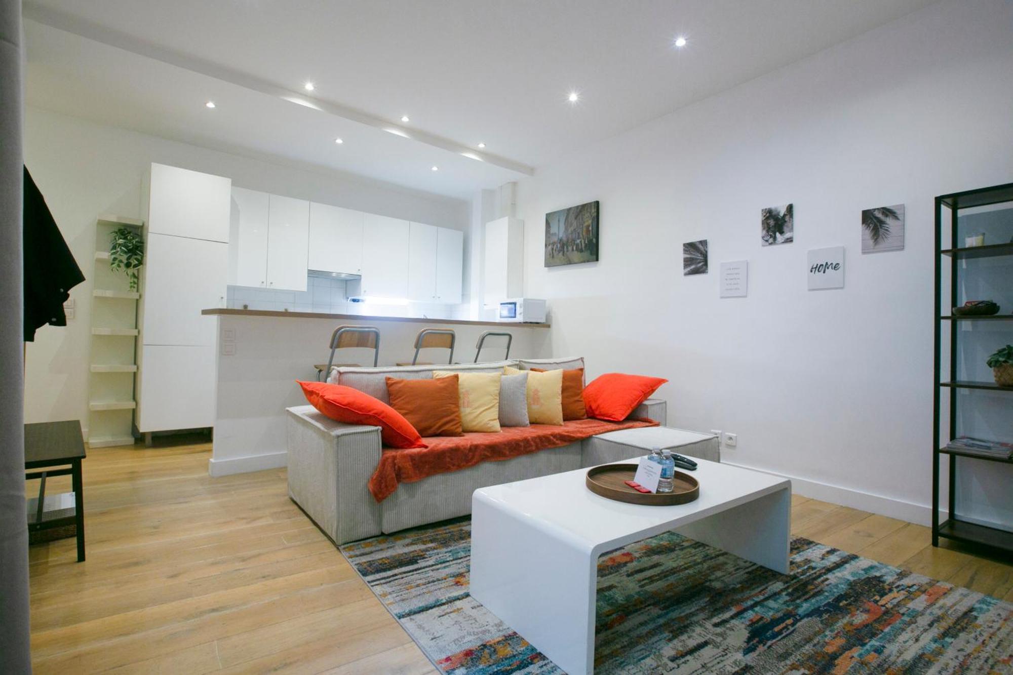 Apartment Warm 2 Bedrooms - C38 *