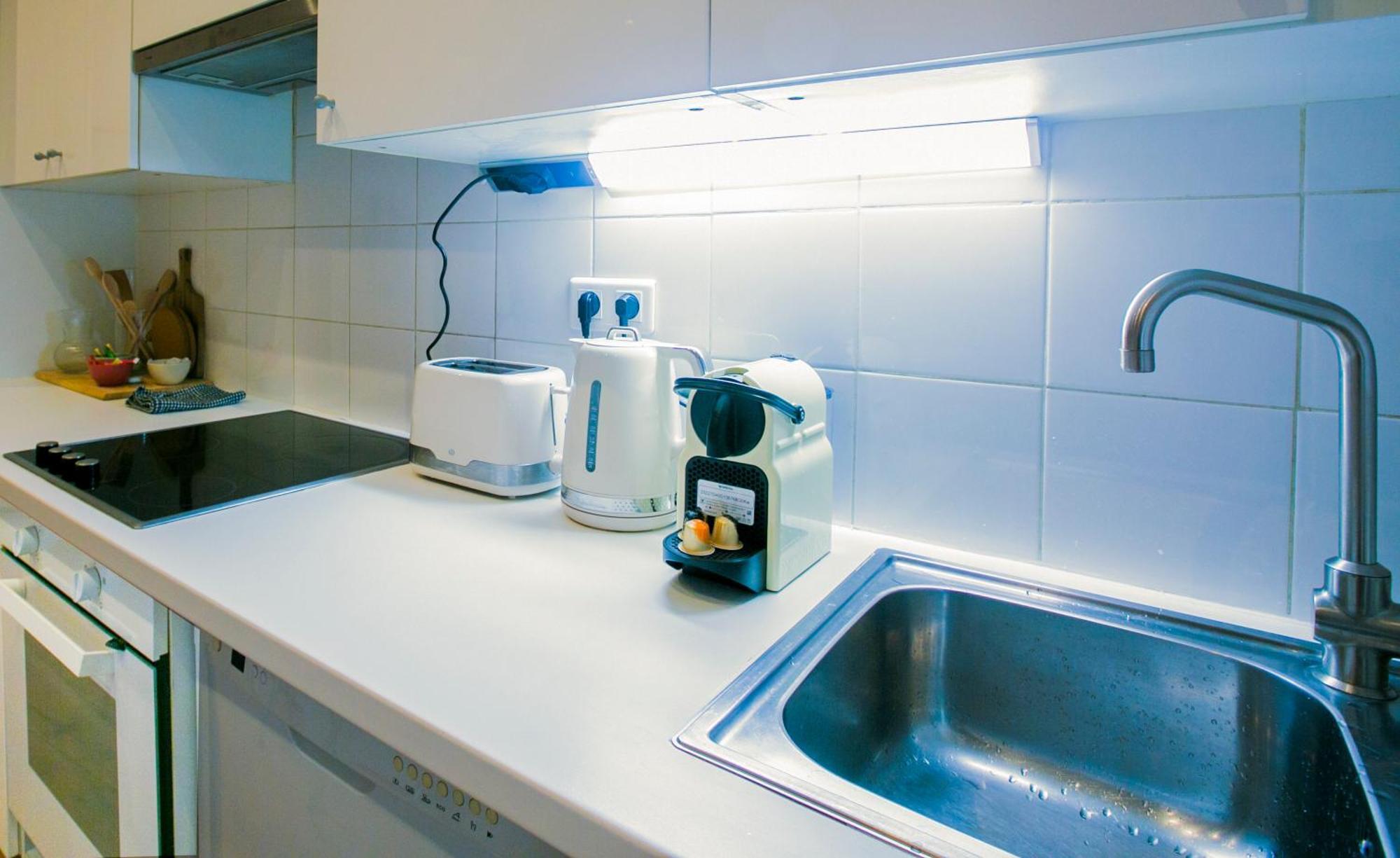 Warm 2 Bedrooms - C38 Apartment Paris