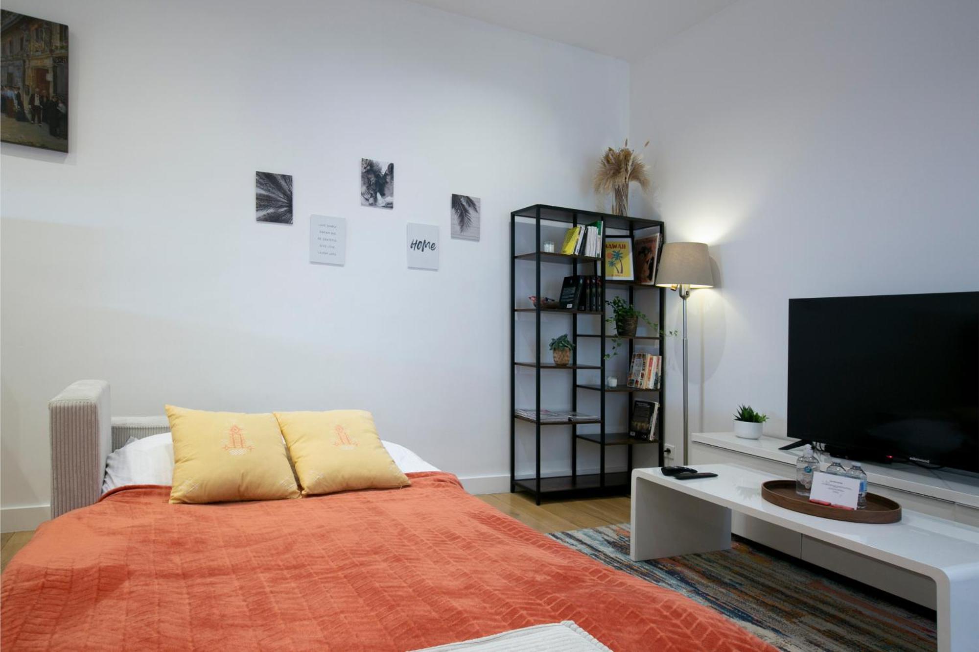 Apartment Warm 2 Bedrooms - C38 *