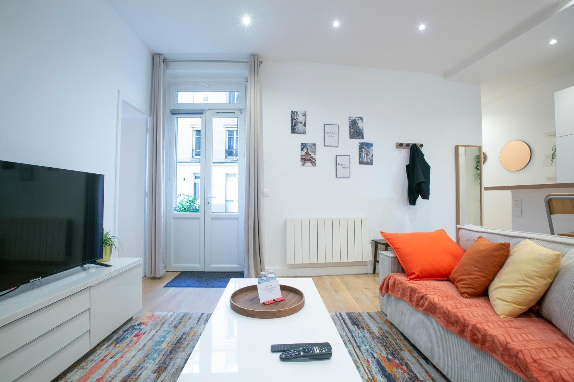 Apartment Warm 2 Bedrooms - C38 *