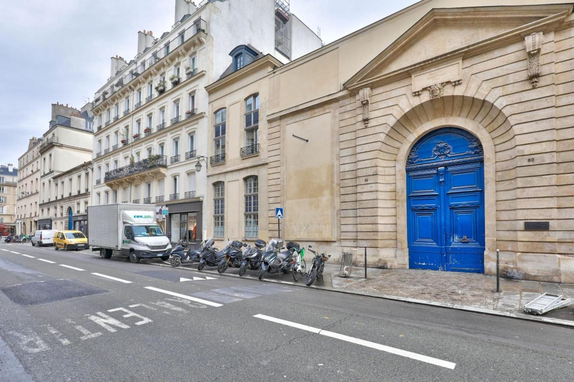 Cosy Under The Roofs Of Appartement Paris