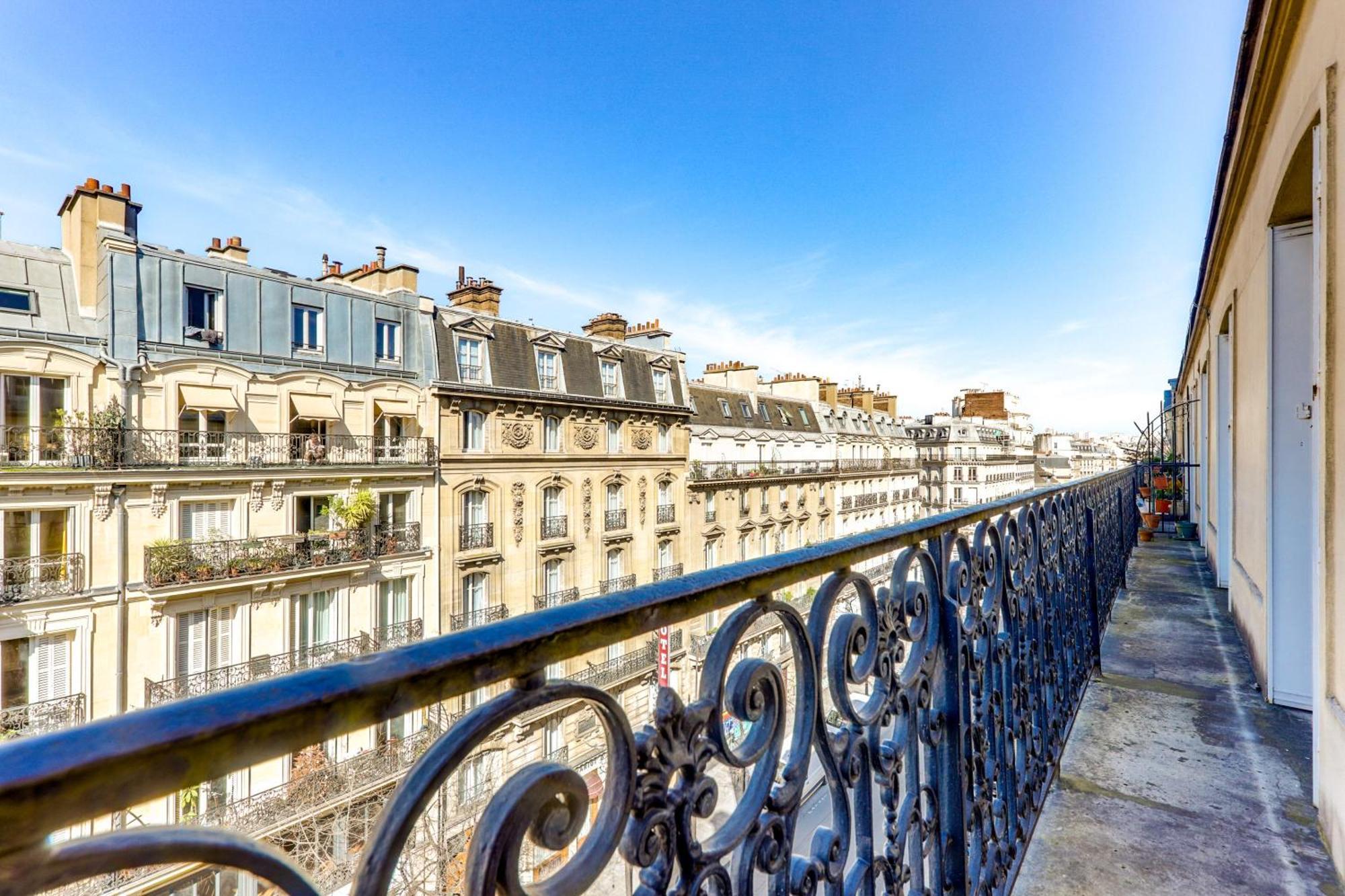 Appartement Central Avec Balcon Paris