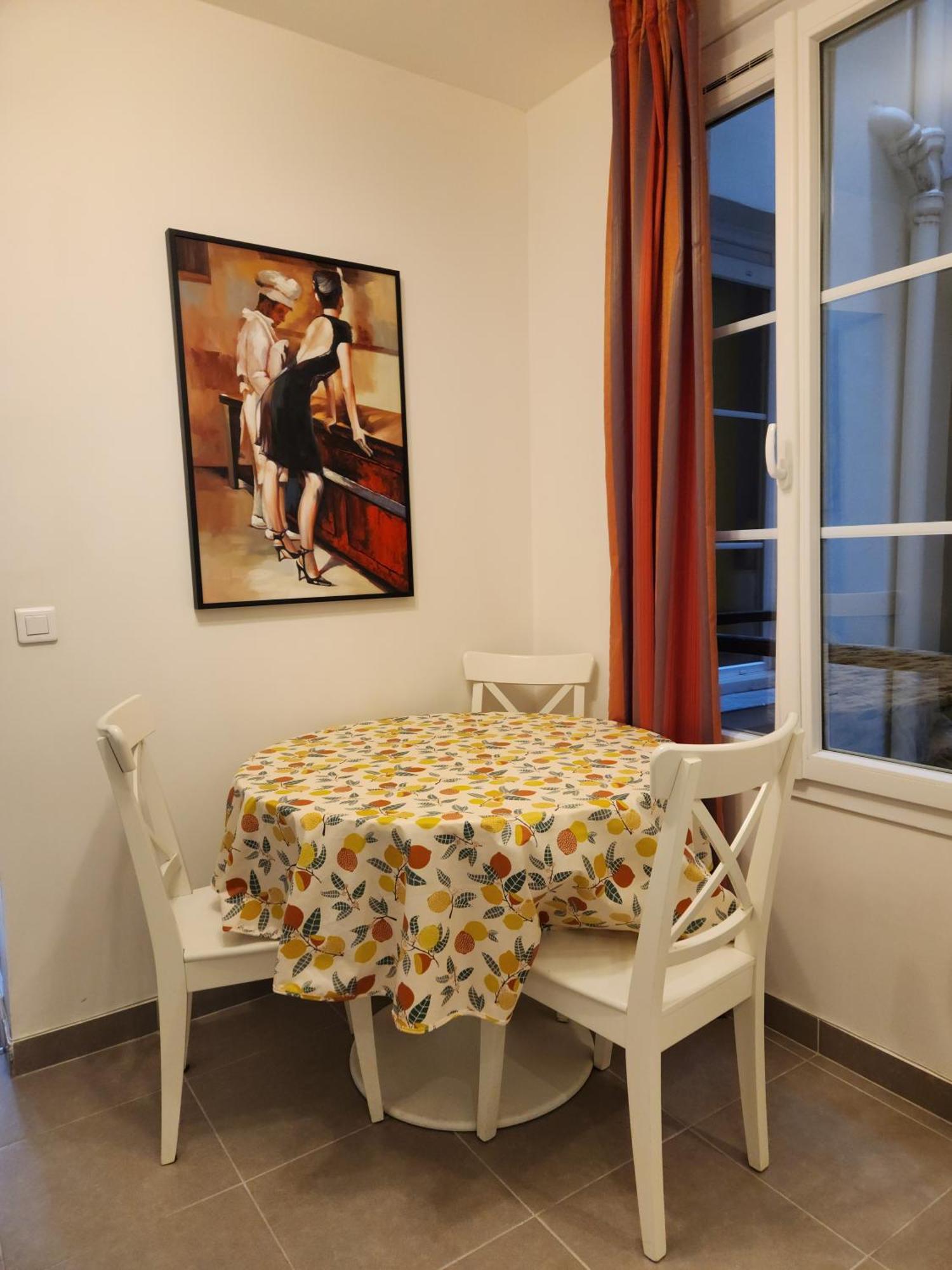 Apartment Rue Francois Miron