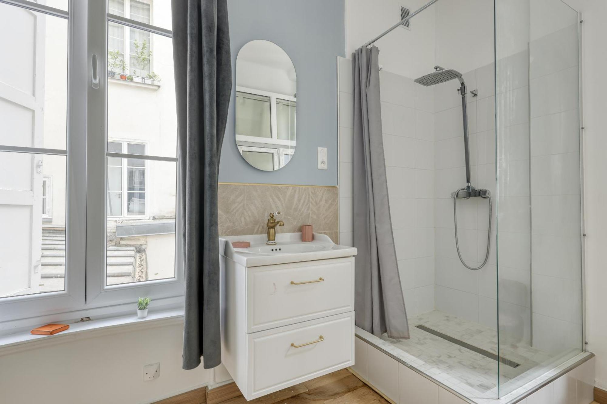 Apartment Authentic Parisian Flat - Louvre Royal - 1 Paris