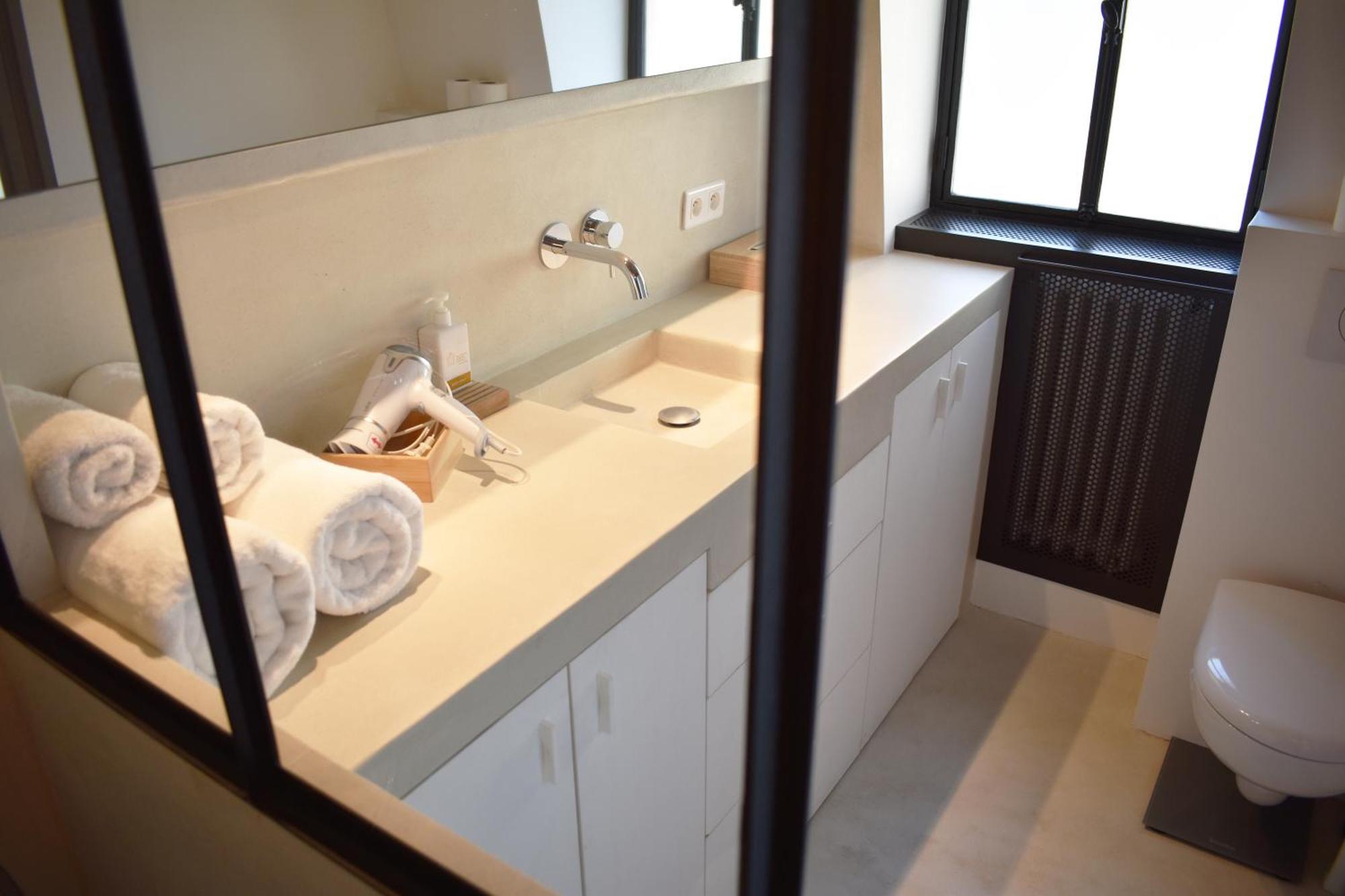 Artist Loft Apartment Paris