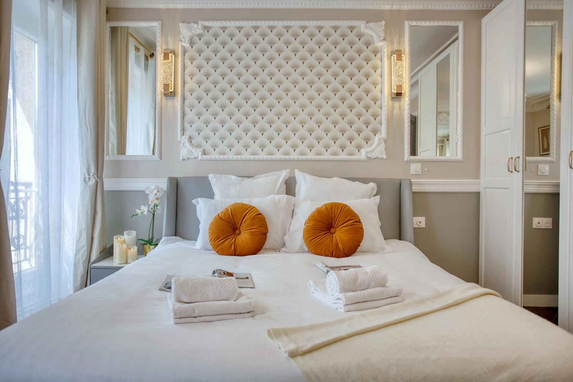 Parisian Gem: Heart Of The Latin Quarter- 2br Lift Appartement *
