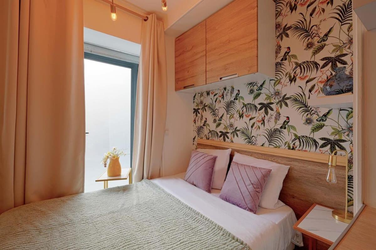 Apartment Updated In The Heart Of The Bustling Le Marais District *