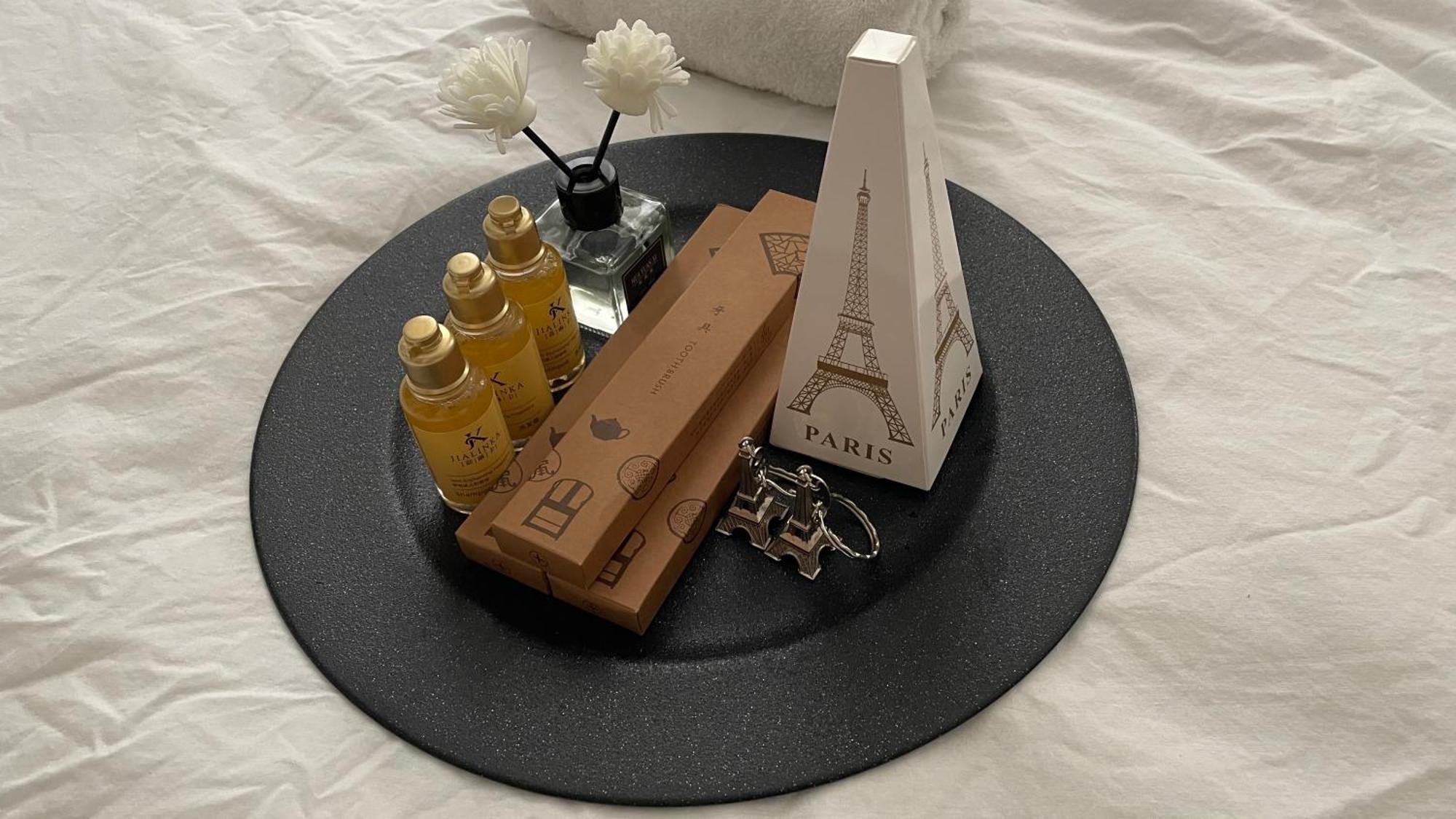Poetic - Cozy In 2nd Apartment Paris