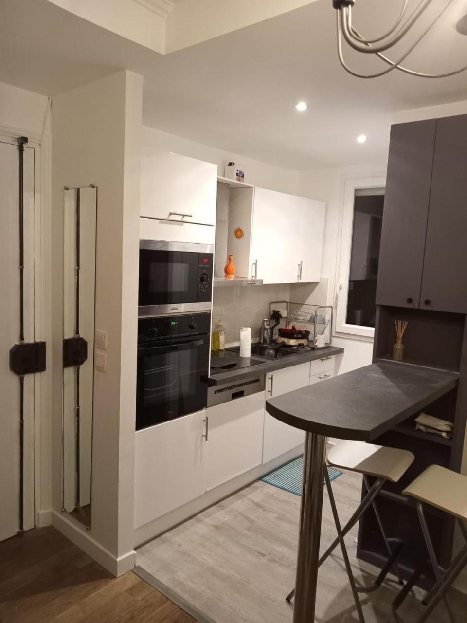 Apartment Cosy Dans Le Marais