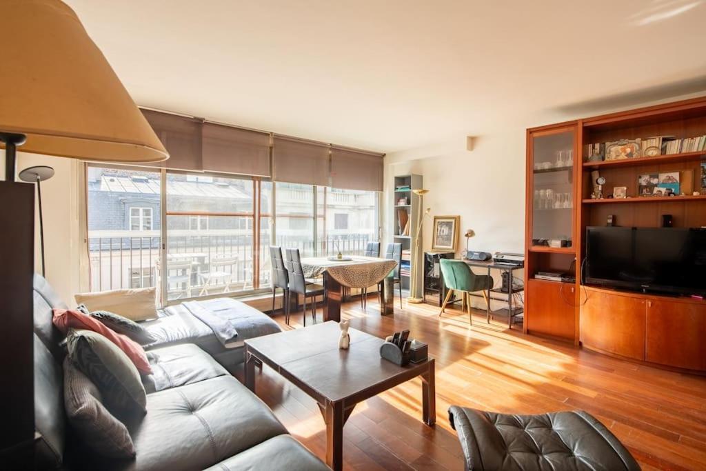 Appartement Paul Valery - Spacieux Proche De L'arc De Triomphe Paris