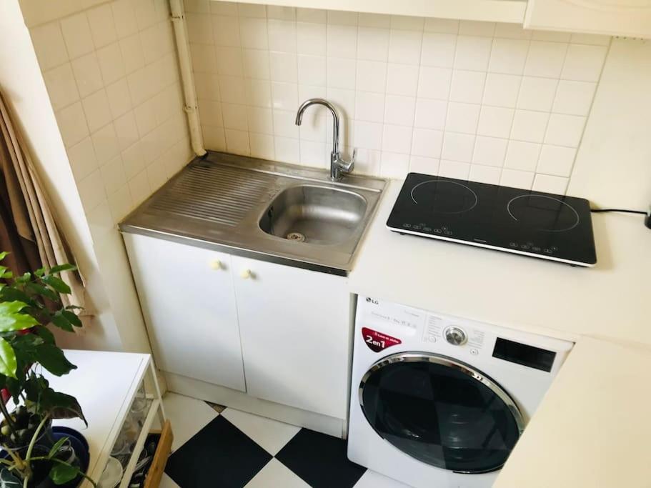 Appartement Flat In Paris
