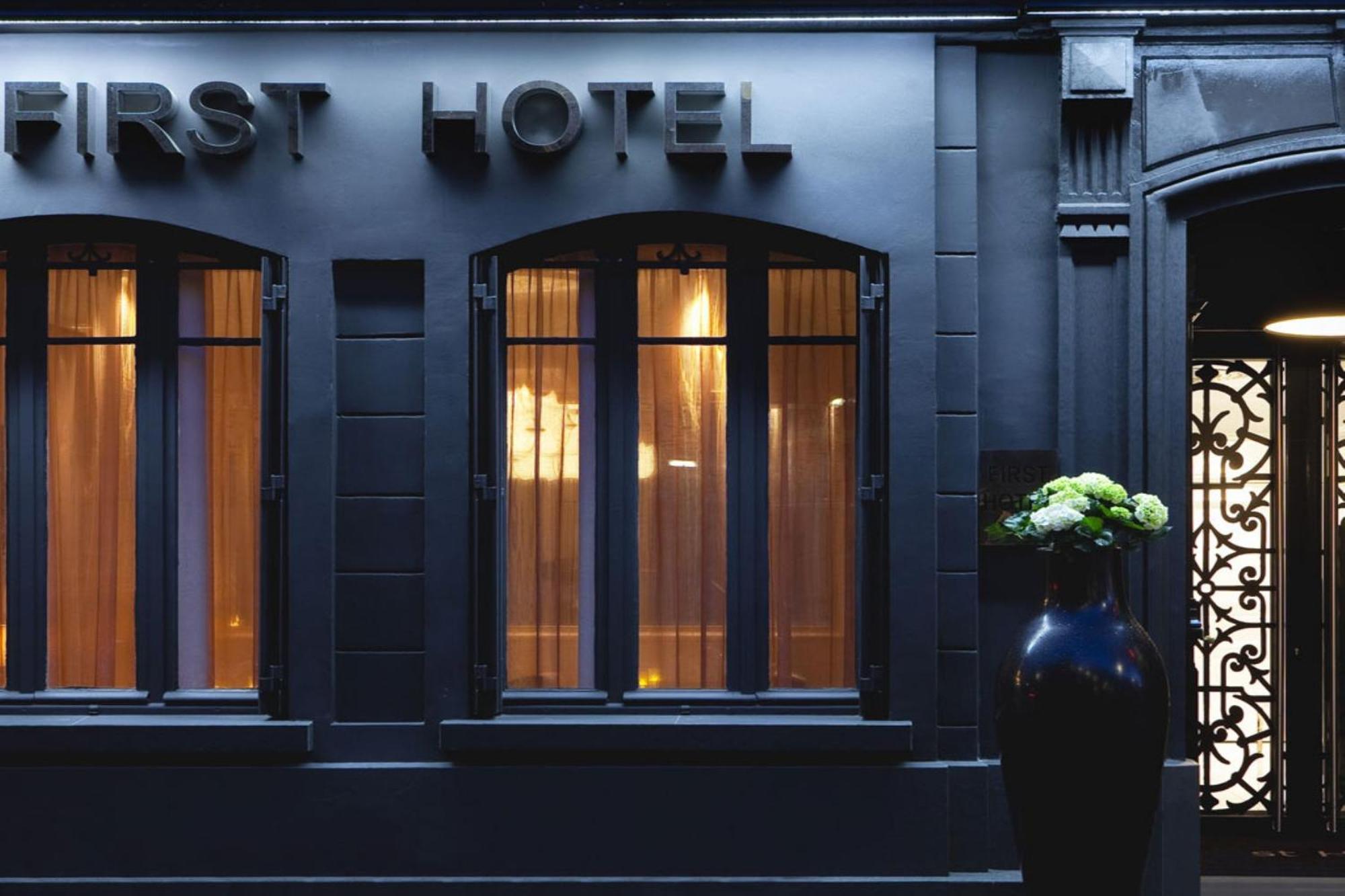 Hotel First Tour Eiffel 4*