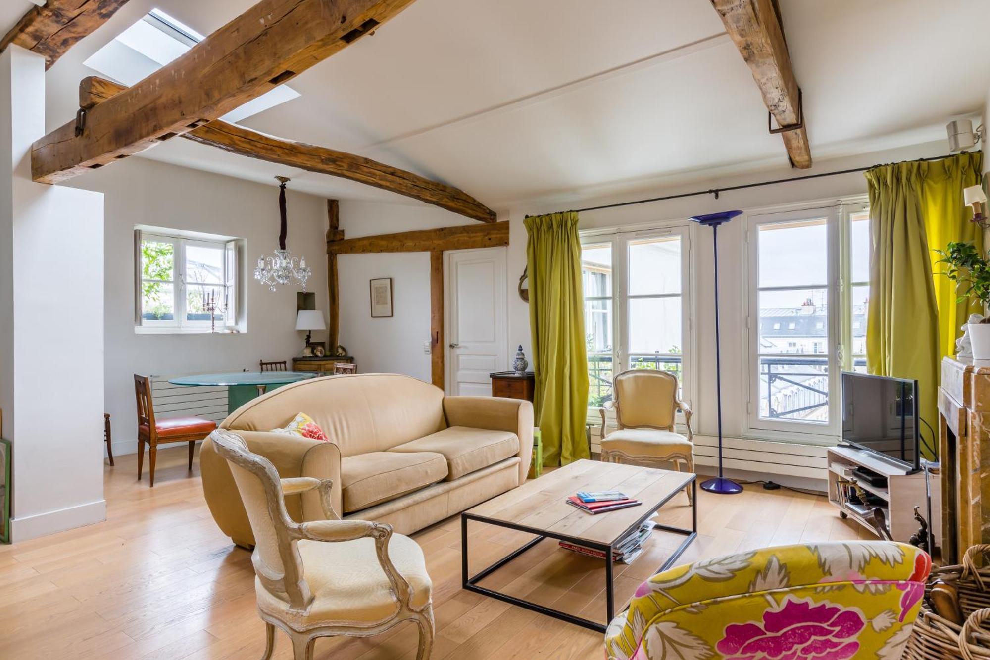 Apartment Veeve - Character In The Marais