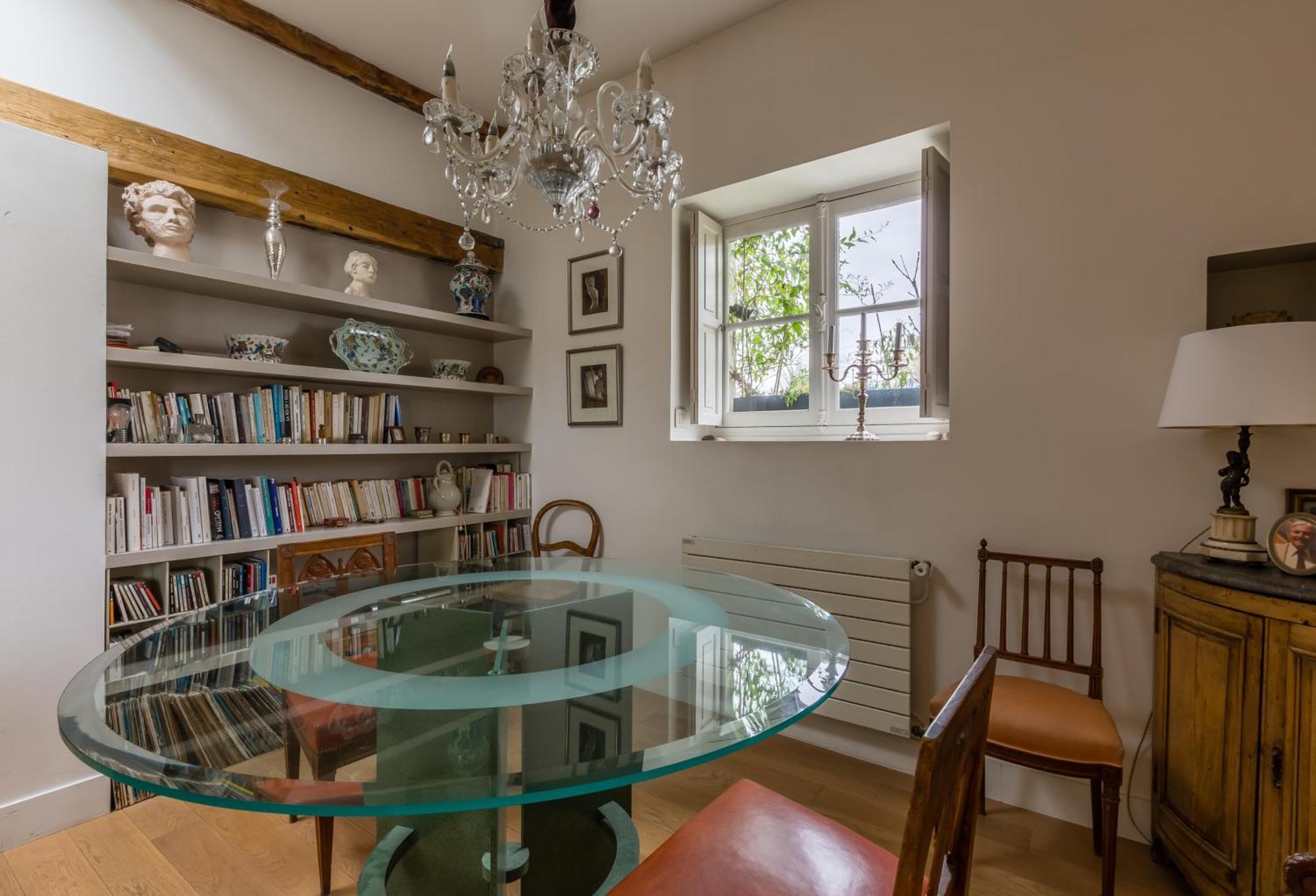 Apartment Veeve - Character In The Marais Paris