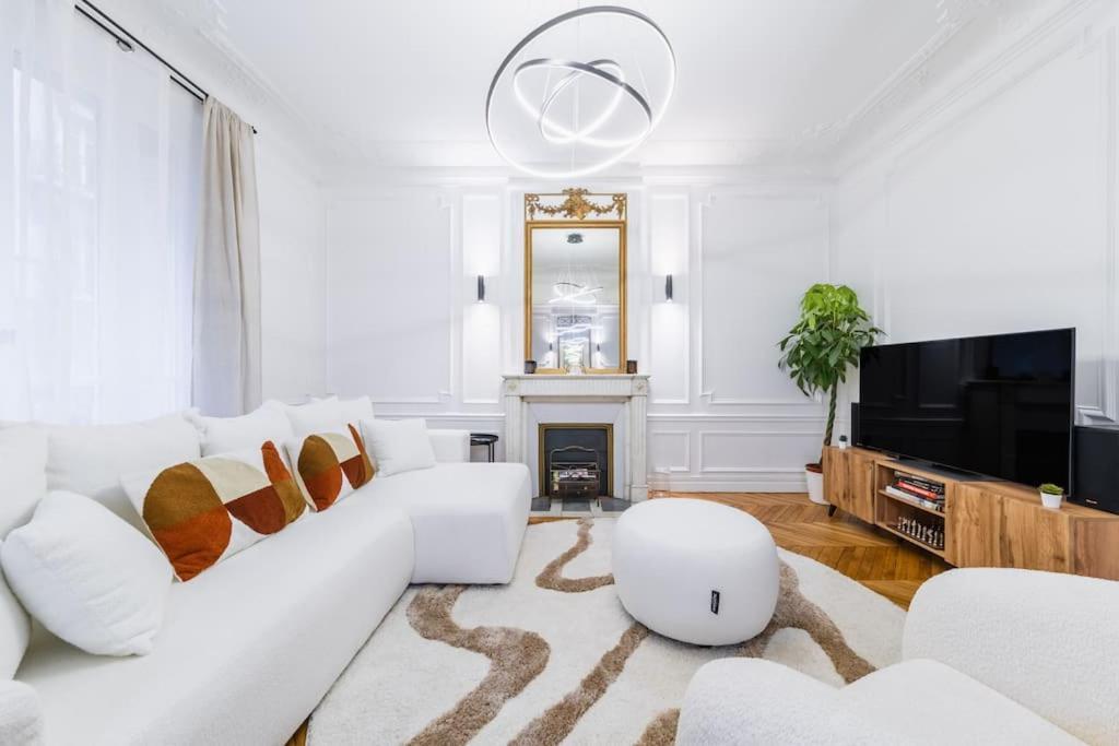 Haussmannian Apartment, Near Champs-elysees Paris