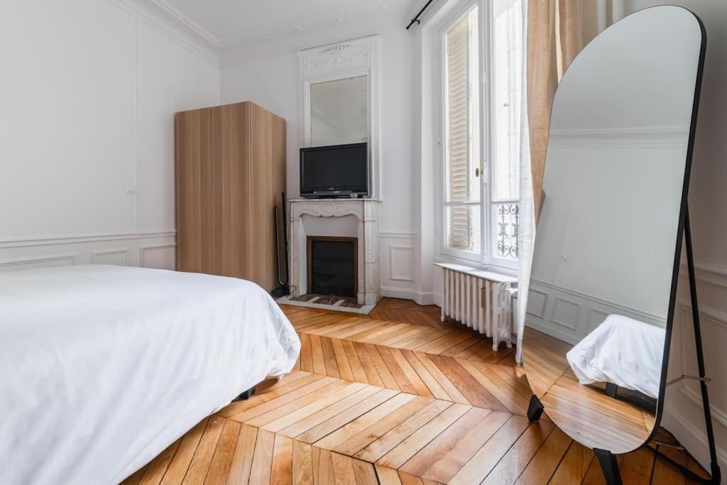 Apartment Haussmannian Apartment, Near Champs-elysees *