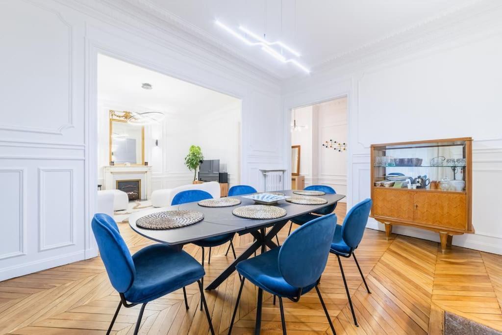 Apartment Haussmannian Apartment, Near Champs-elysees