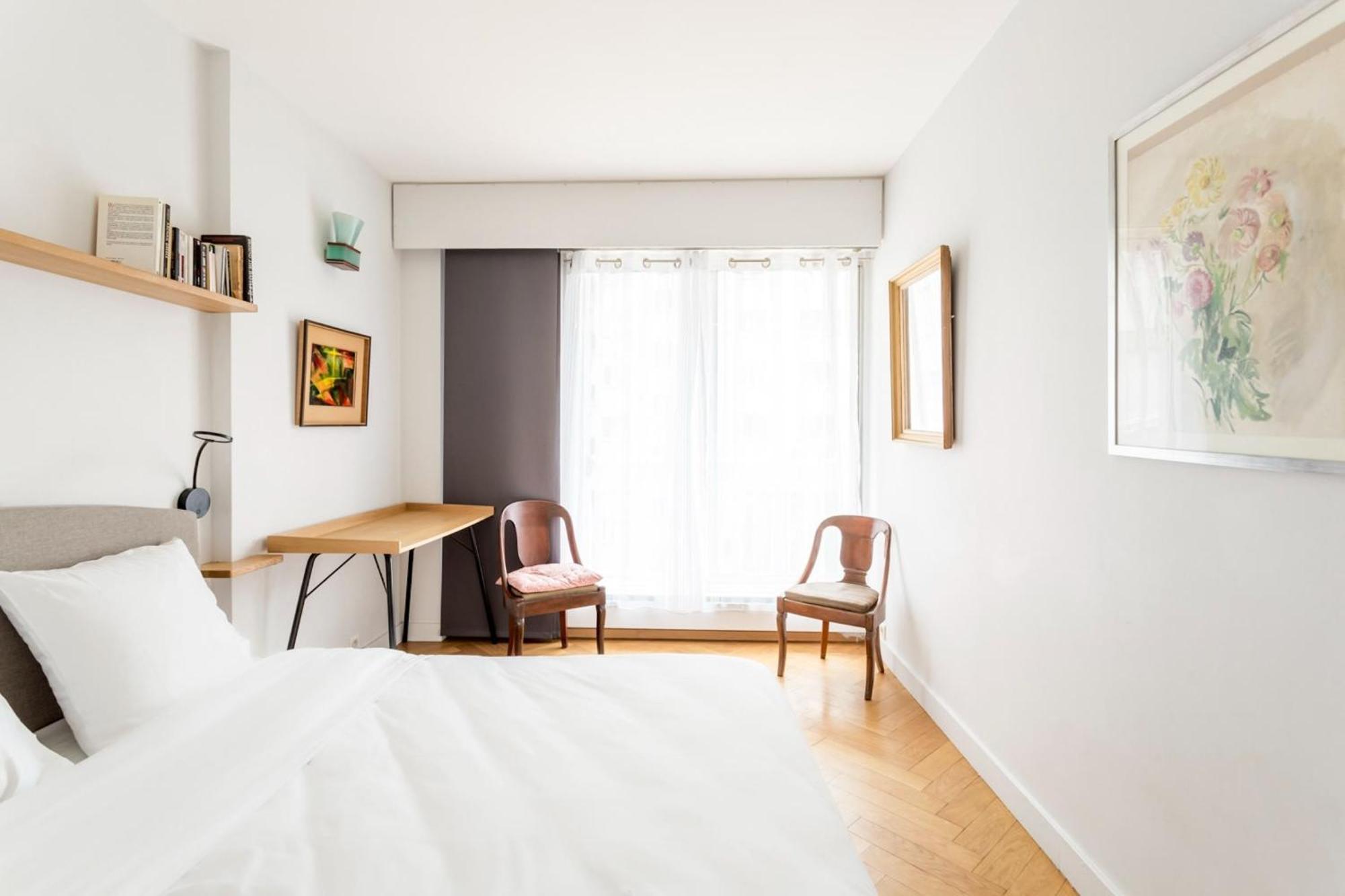 Appartement Eiffel Tower - 2br With Balcony - Cityapartmentstay