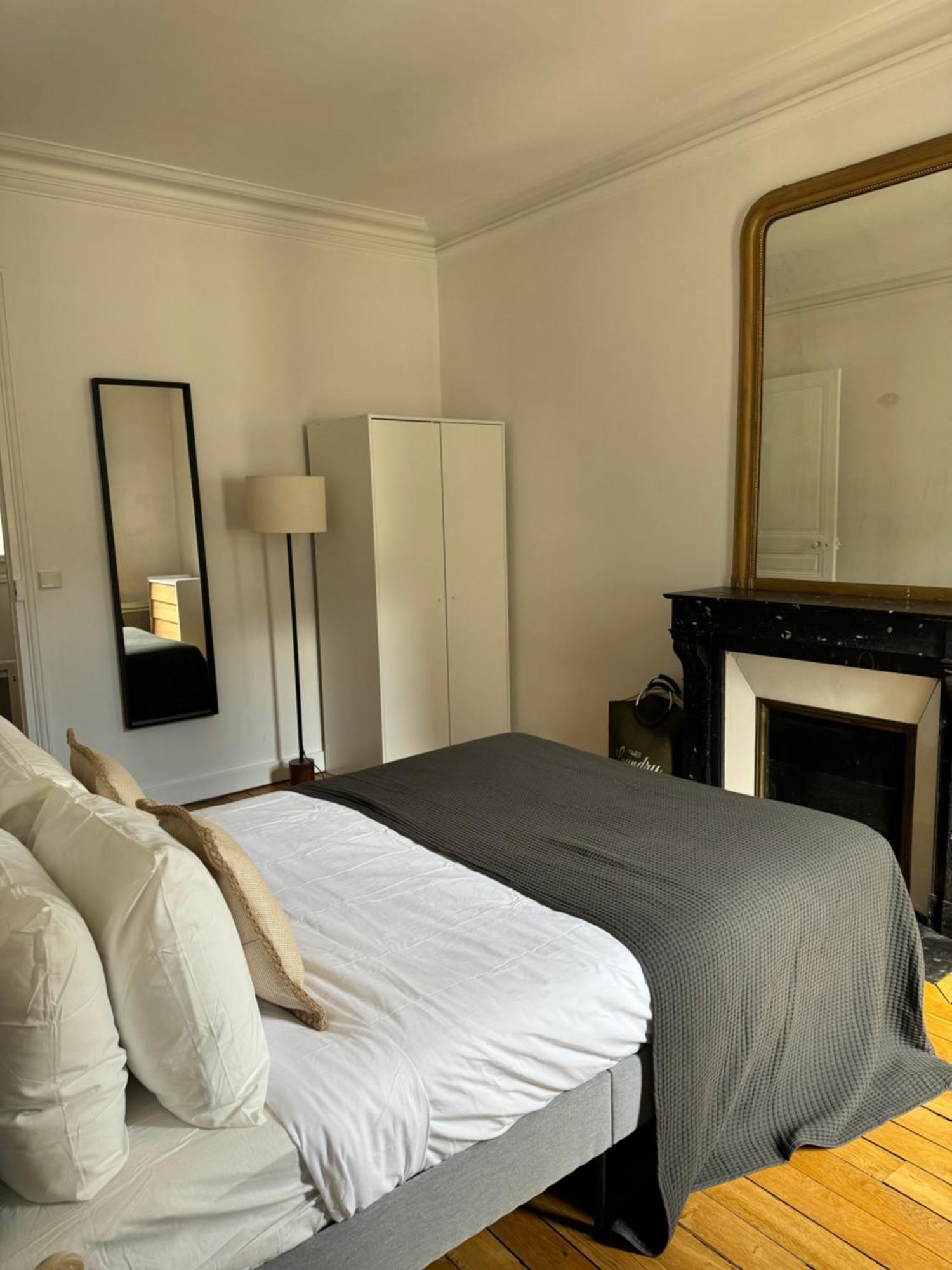 Tour Eiffel 120 M2 Apartment