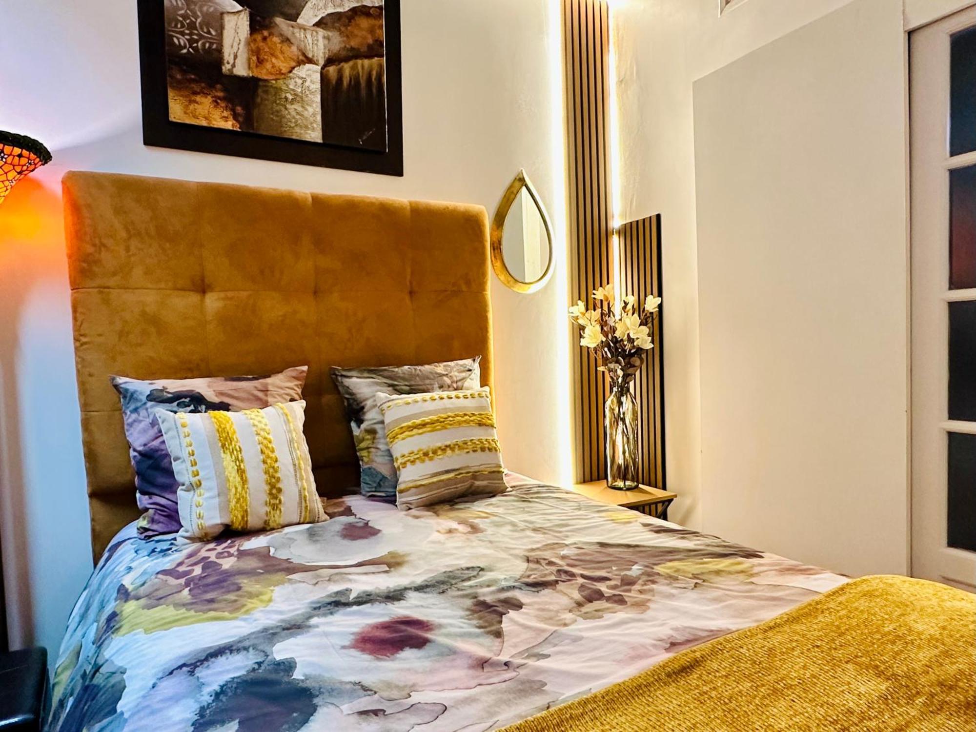 Apartment Design By Kenzo Near Notre Dame