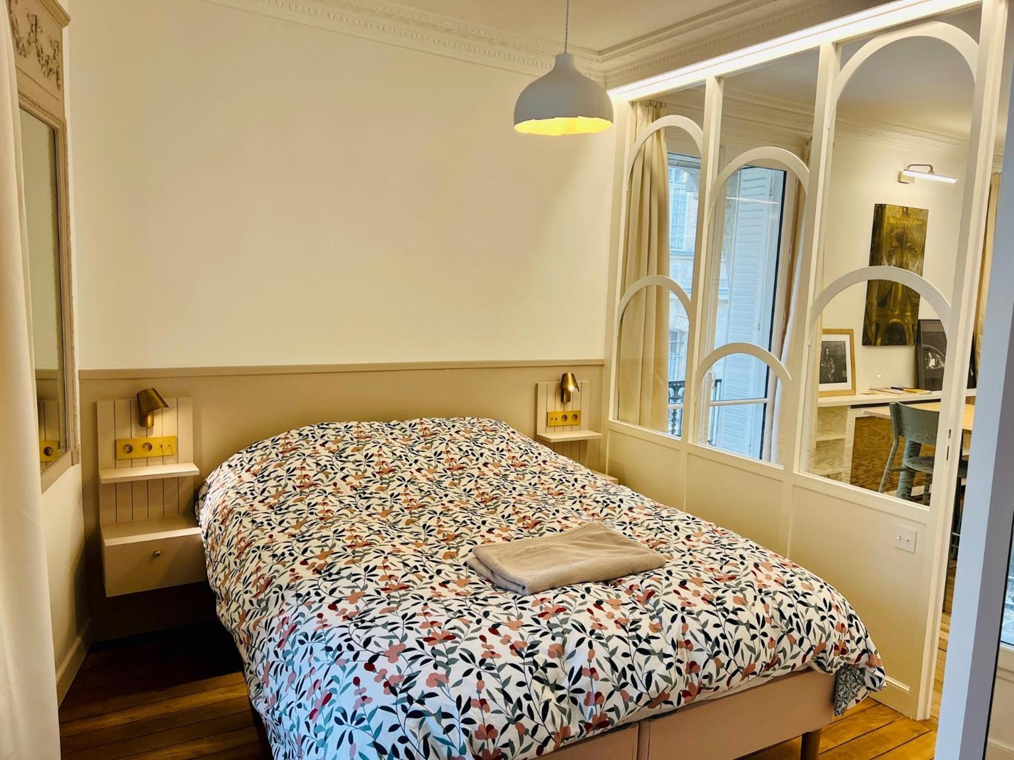 Chic Quartier Montparnasse Apartment