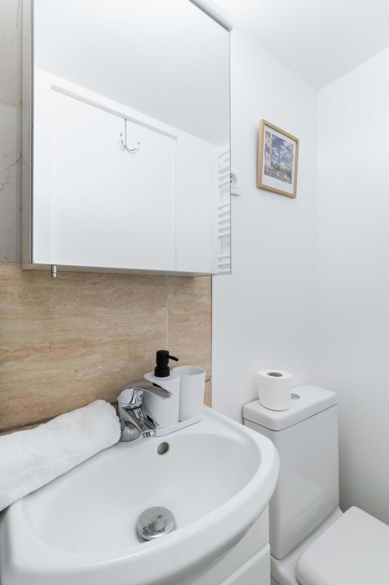 Appartement Studio Equipe Centre Nation - 12 - 2p