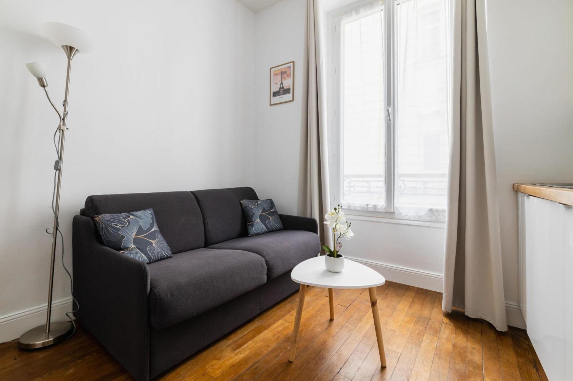 Appartement Studio Equipe Centre Nation - 12 - 2p *
