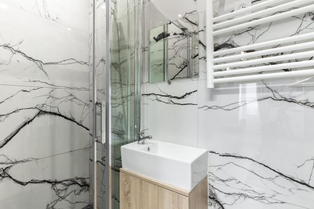 Montmartre/tretaigne : Cosy Studio 2p Apartment