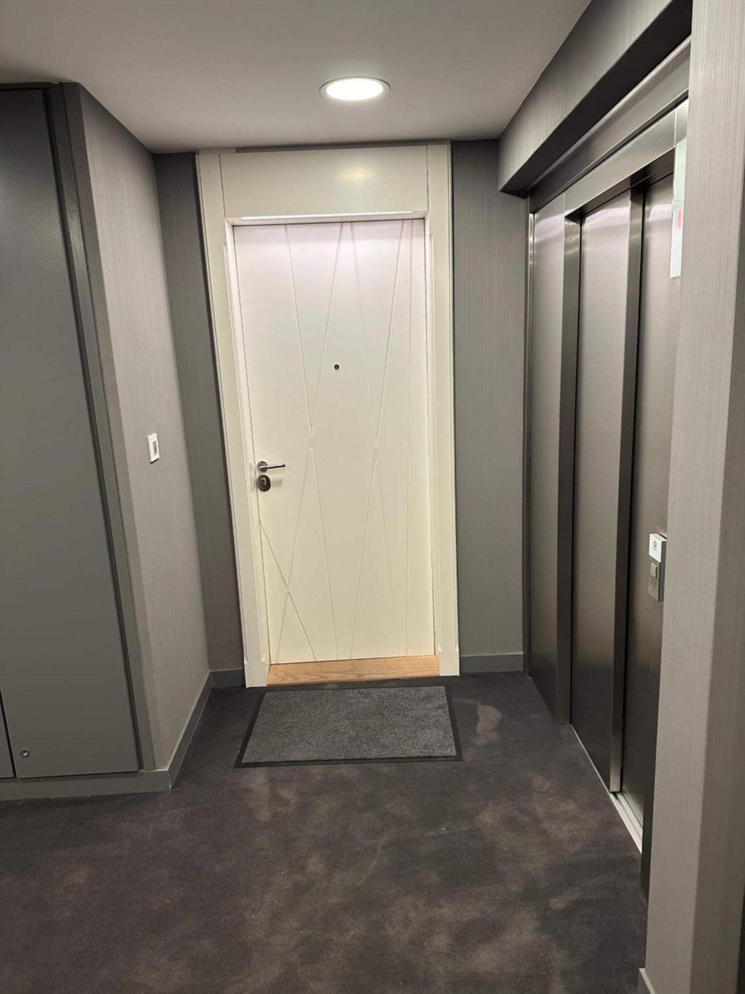 New Upscale 1 Bedroom Appartement Paris
