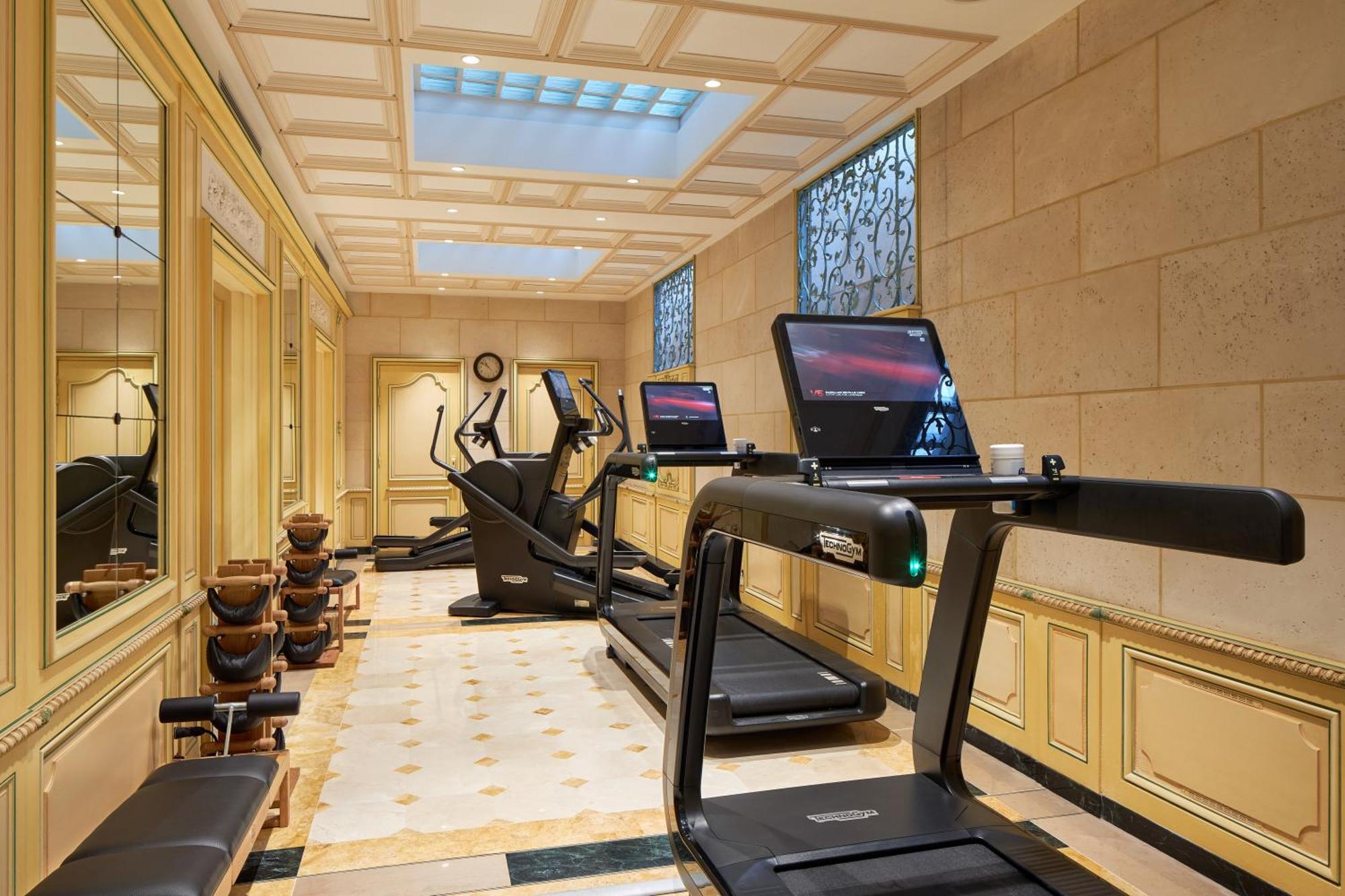 Regina Louvre Hotel 5*