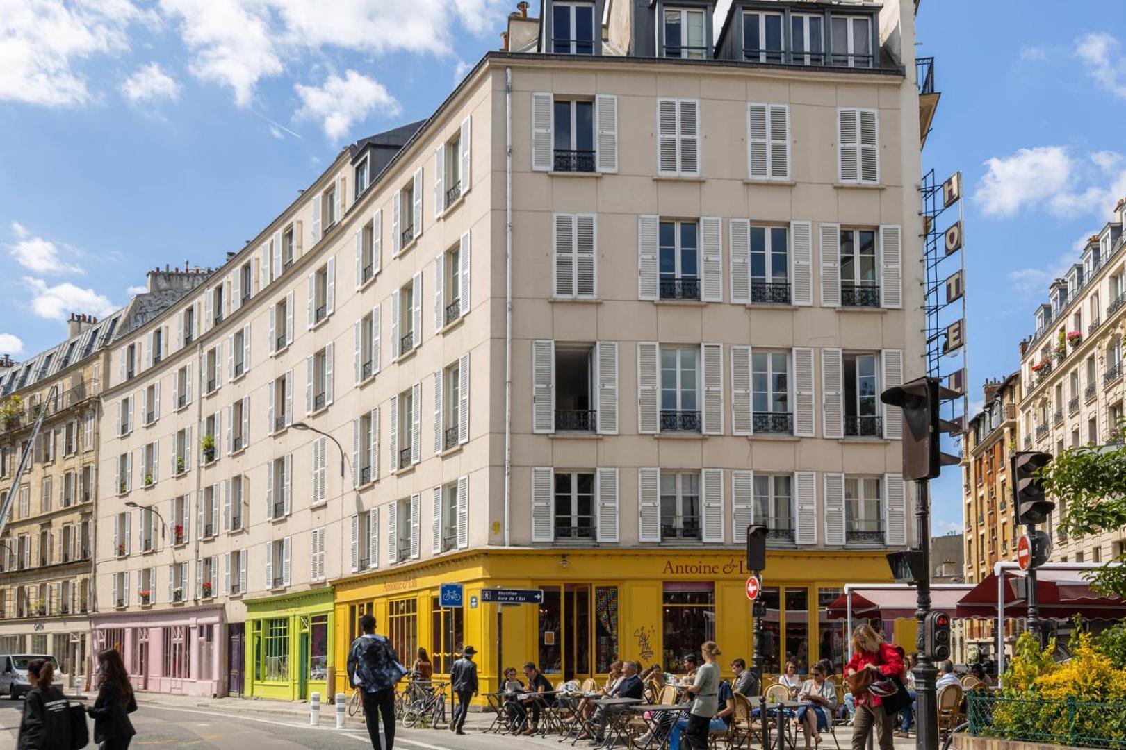 Apartment Veeve - The Hopeful Romantic Paris