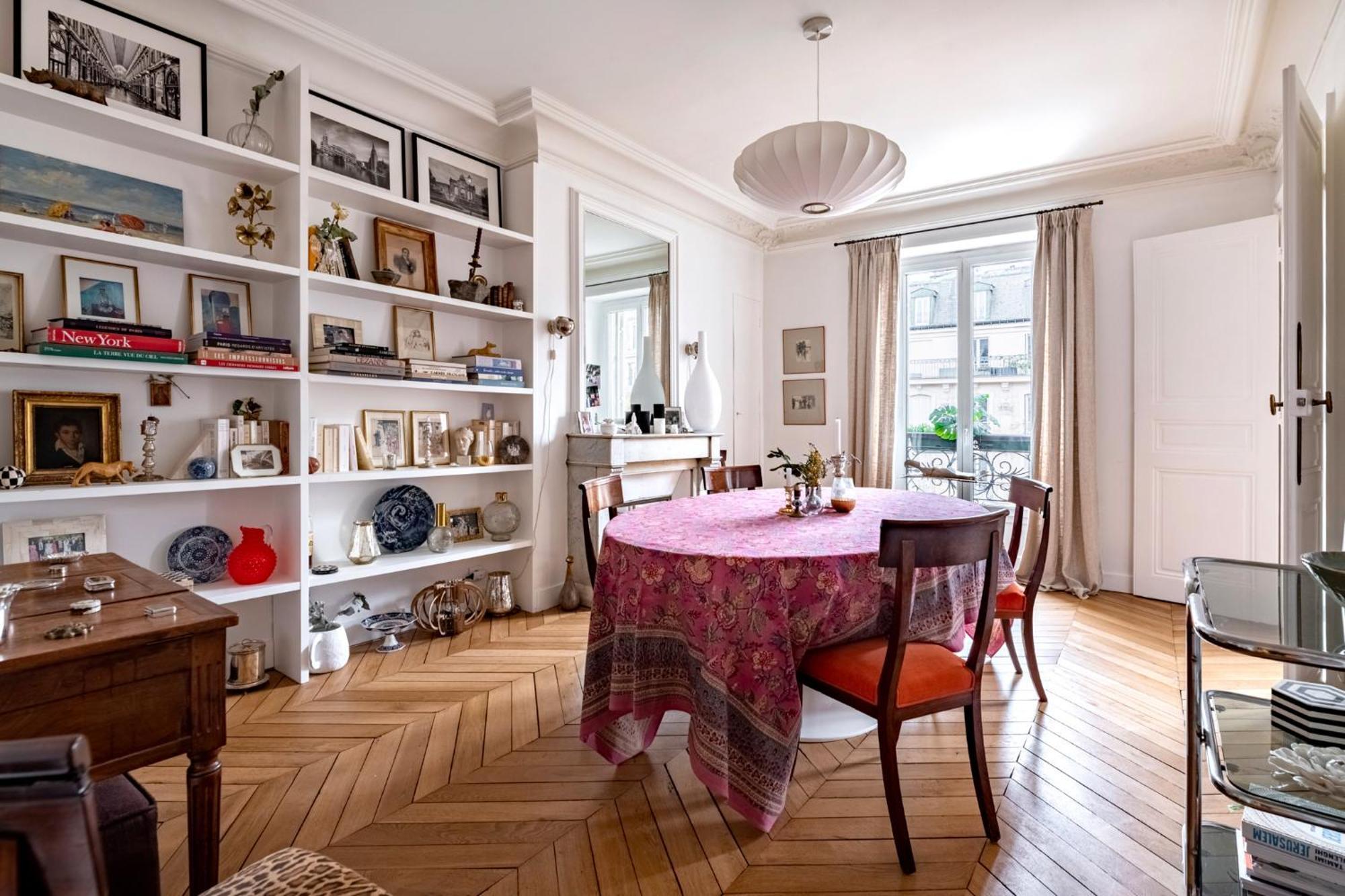Apartment Veeve - The Hopeful Romantic *