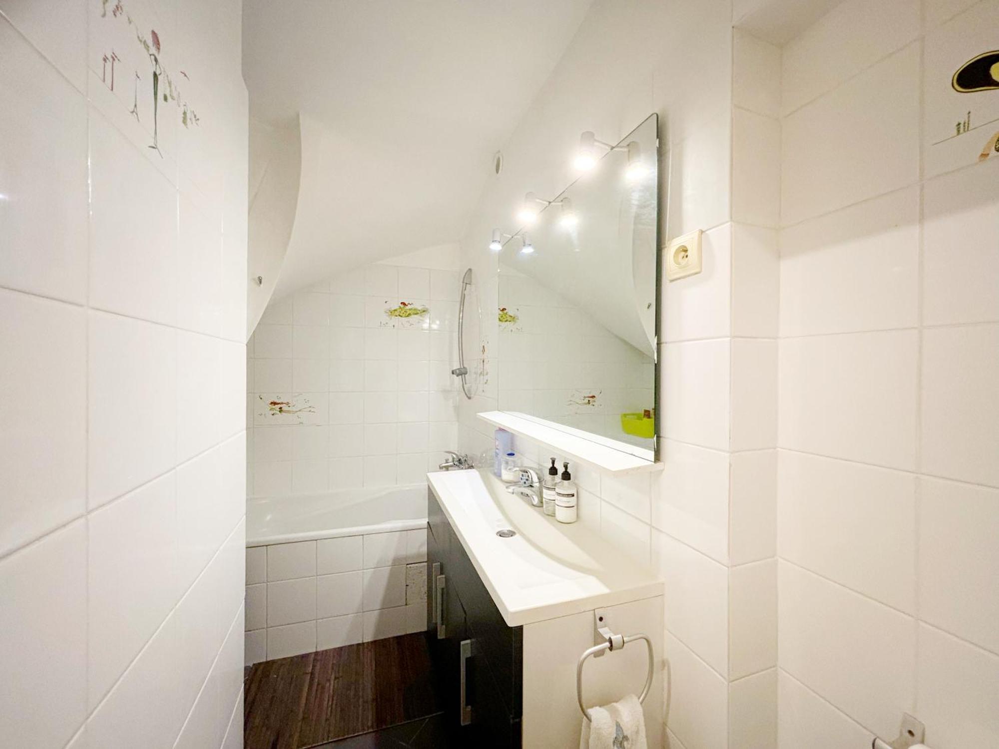 Appartement Grand Avec Jardin Privatif A