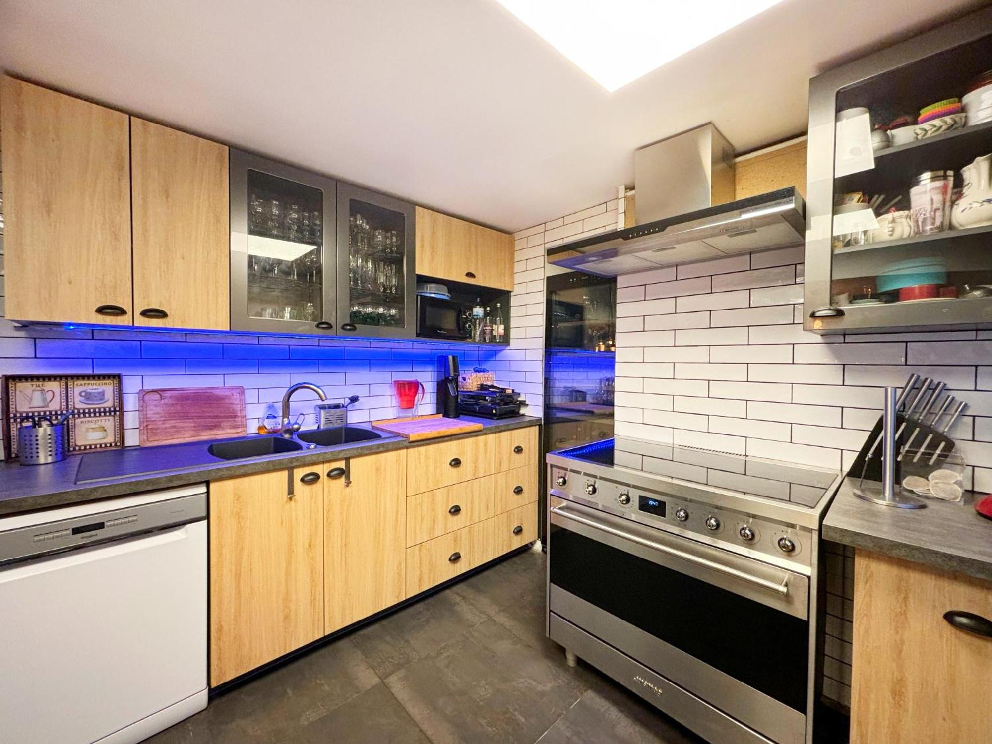 Appartement Grand Avec Jardin Privatif A