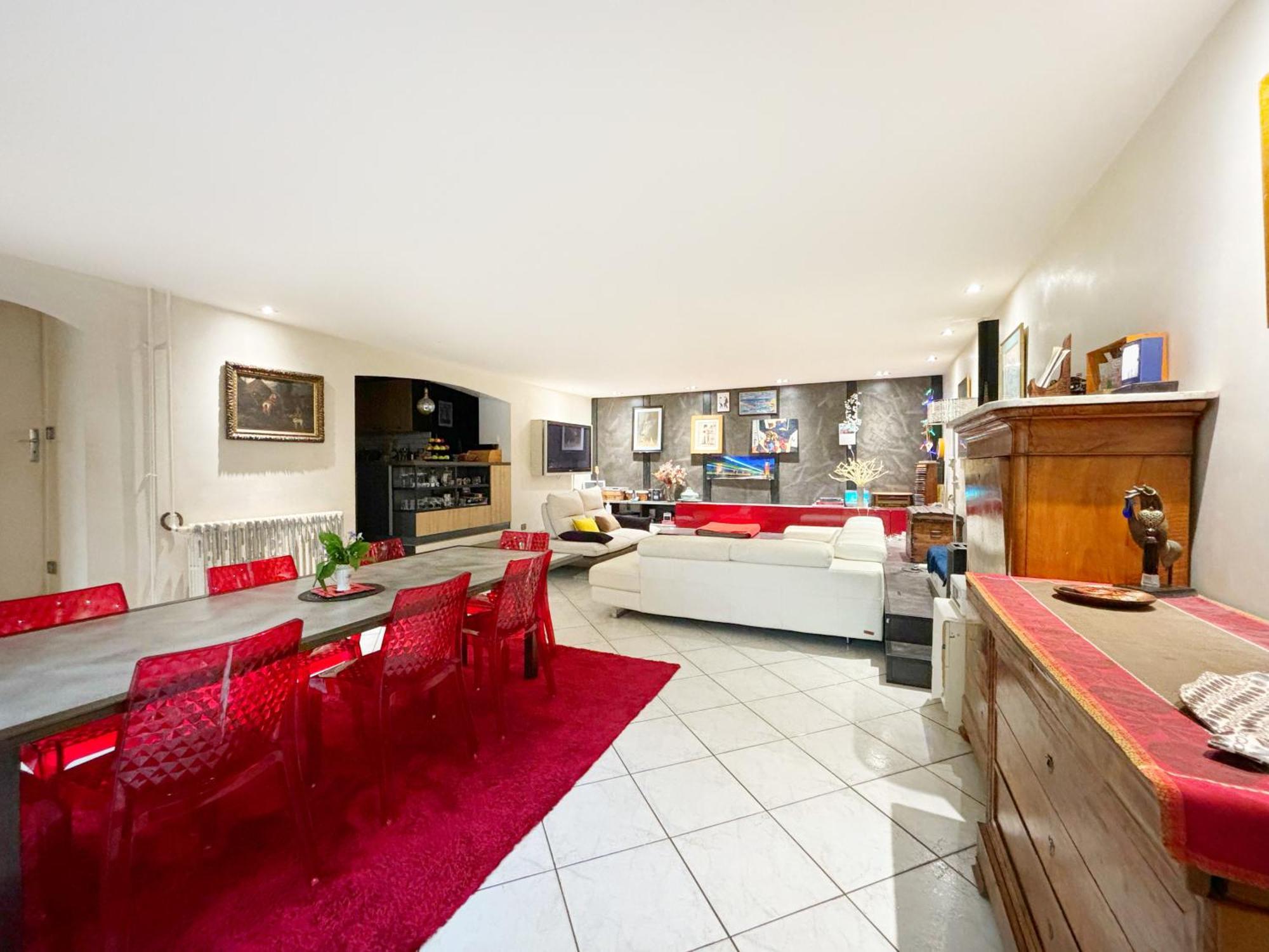 Grand Avec Jardin Privatif A Appartement *