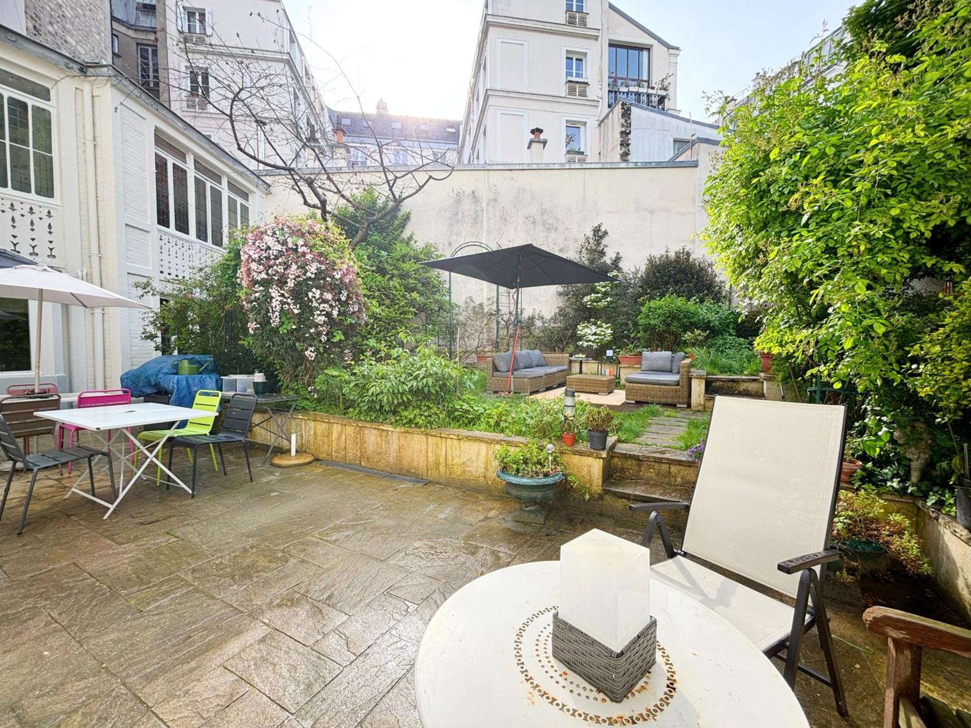 Grand Avec Jardin Privatif A Appartement