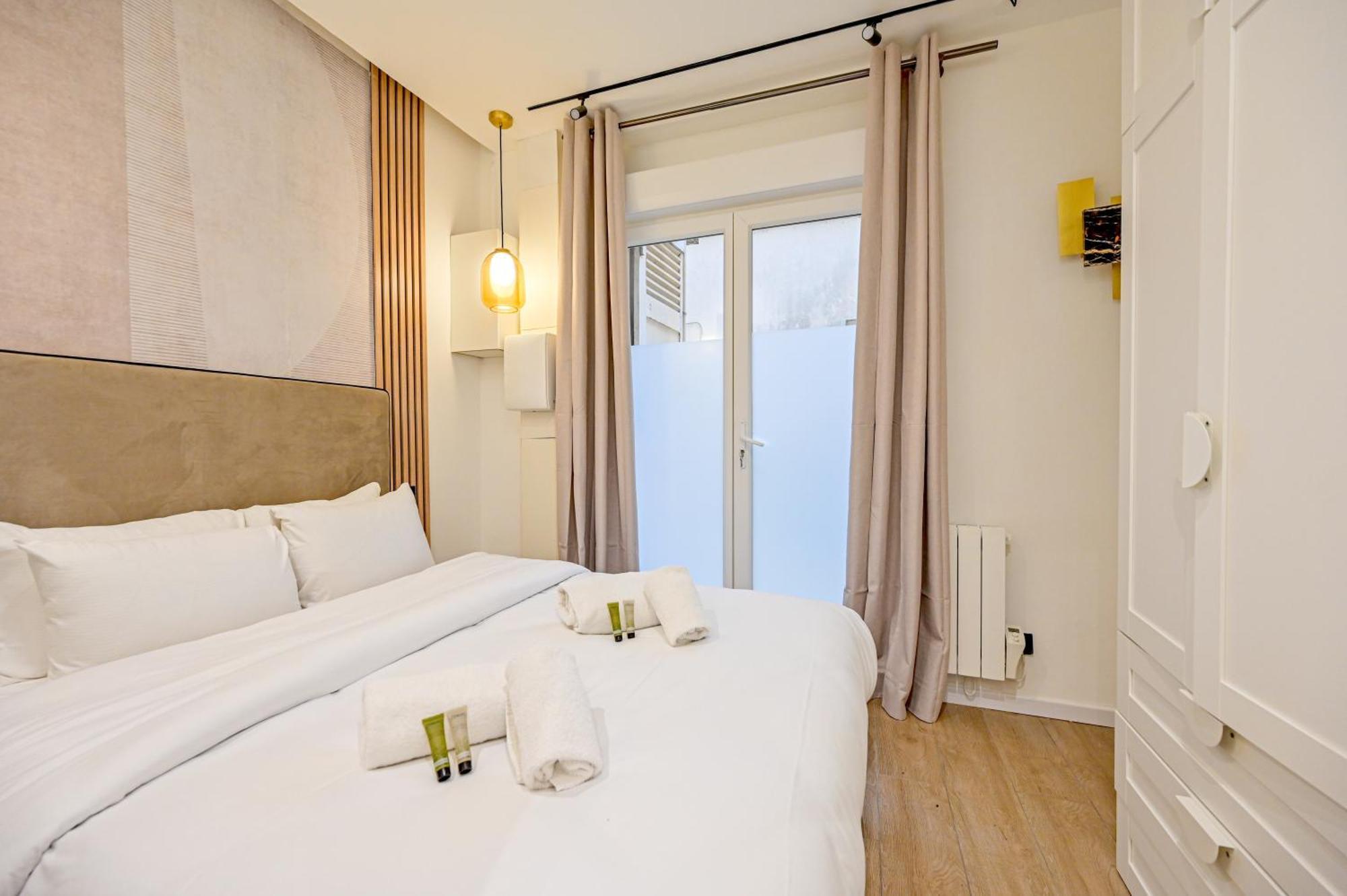 Relax In A Stylish Flat In Montmartre