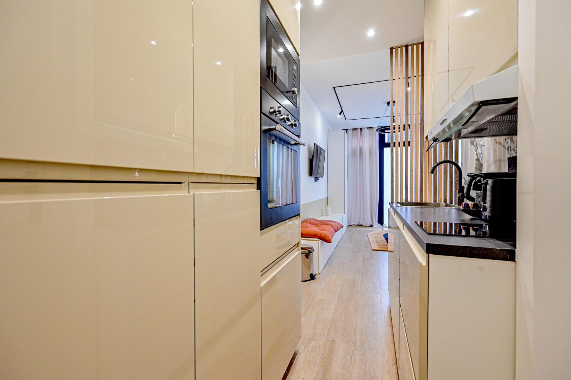 Relax In A Stylish Flat In Montmartre Apartment *
