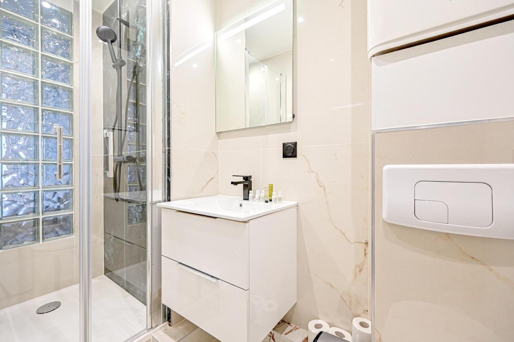 Relax In A Stylish Flat In Montmartre