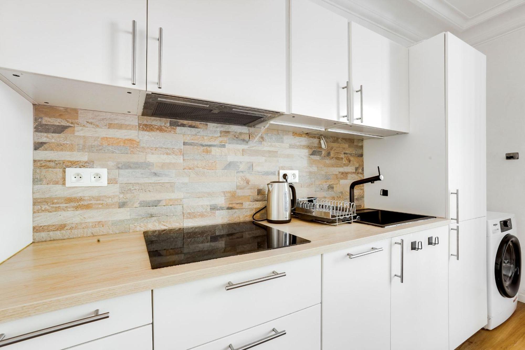 Montmartre & Sacre-coeur - 2br - Cityapartmentstay Apartment Paris