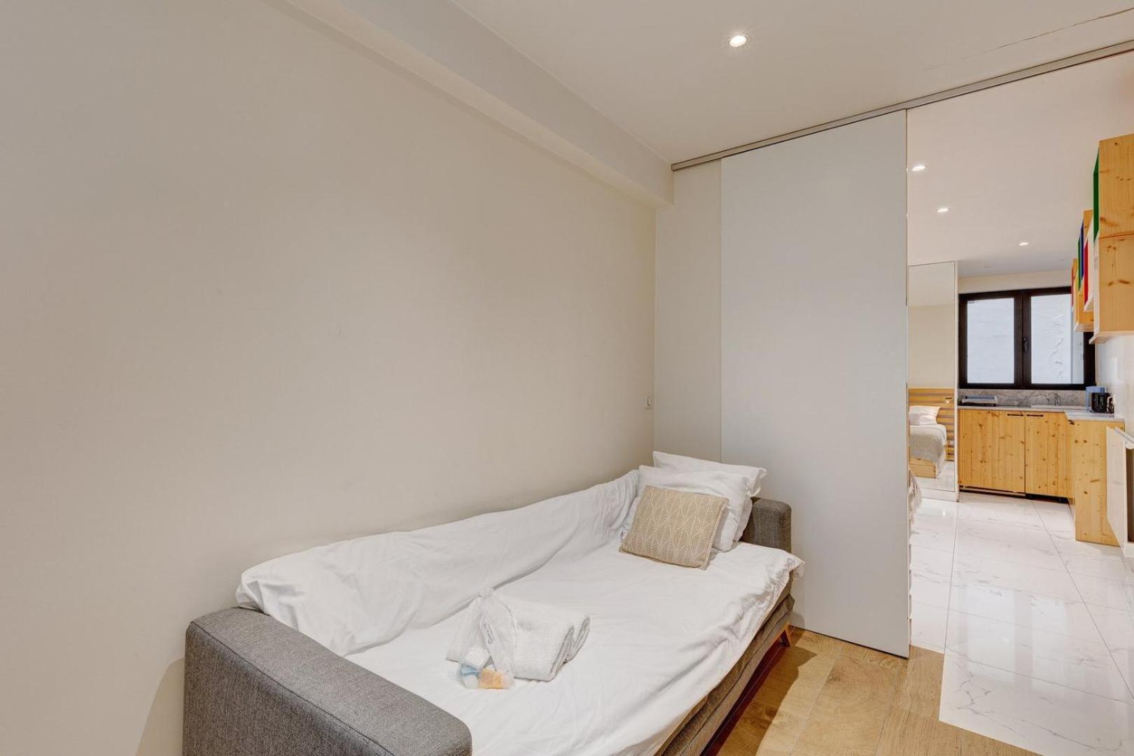 296 Ponceau - Superb In Apartment *