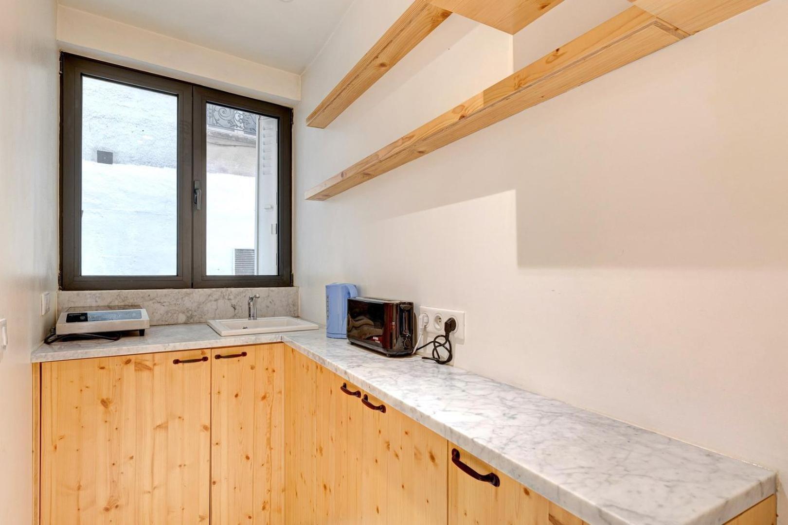 296 Ponceau - Superb In Apartment *
