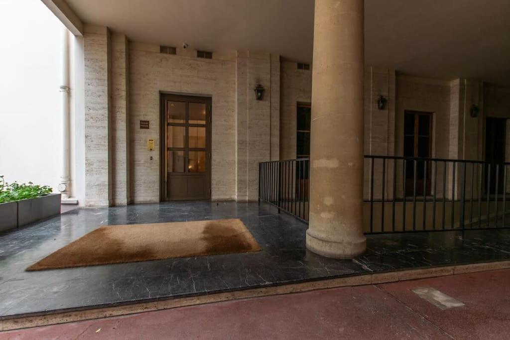 Avenue Montaigne Saint Honore Apartment