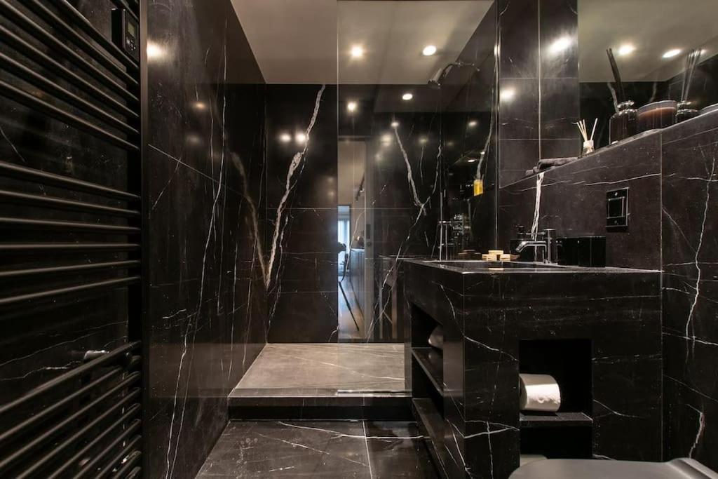 Avenue Montaigne Saint Honore Apartment