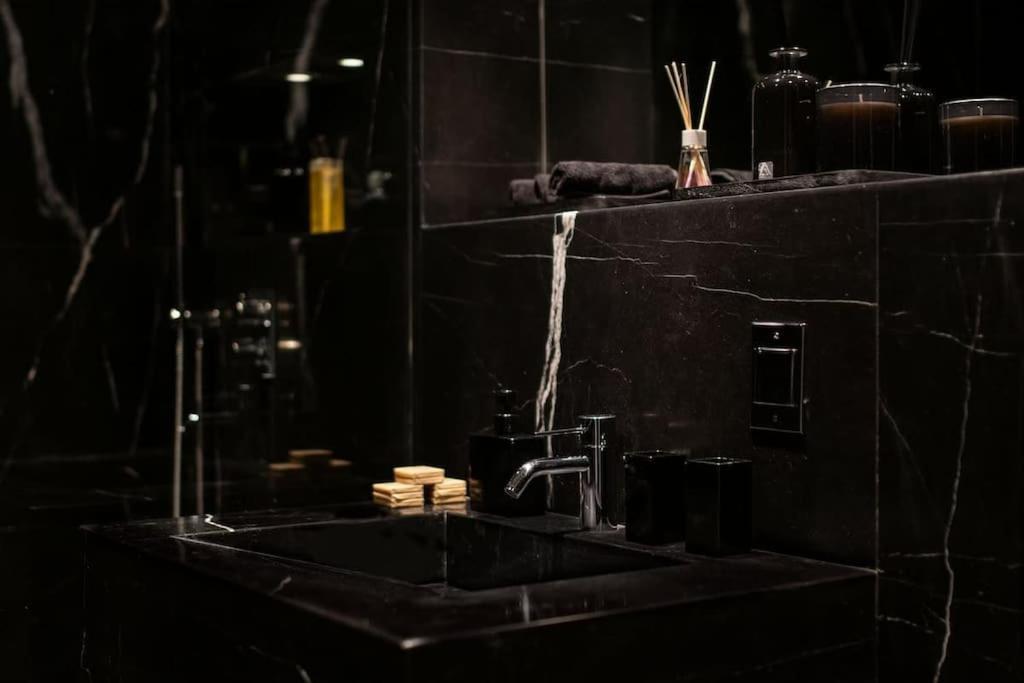 Apartment Avenue Montaigne Saint Honore *