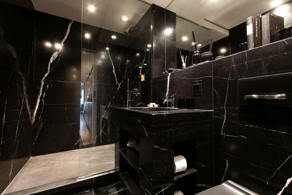 Avenue Montaigne Saint Honore Apartment