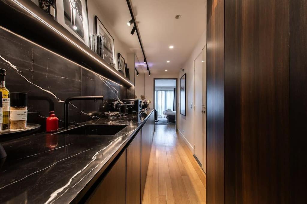 Avenue Montaigne Saint Honore Apartment *