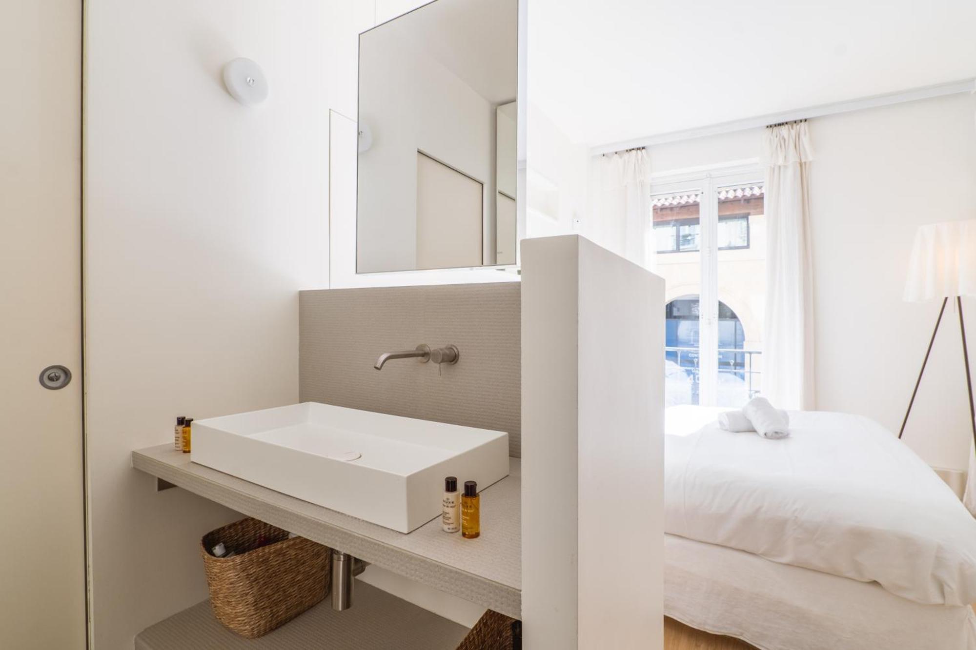Apartment Veeve - Alabaster Bright *